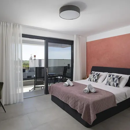2-bedroom With Private Pool In Villa Pula