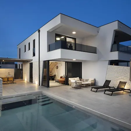 Villa 2-bedroom With Private Pool In Pula