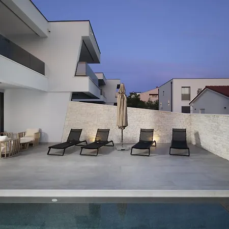 2-bedroom With Private Pool In Villa *