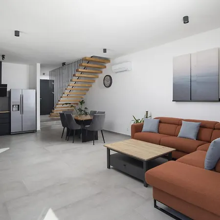 2-bedroom With Private Pool In Villa Pula