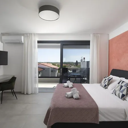 2-bedroom With Private Pool In Villa *