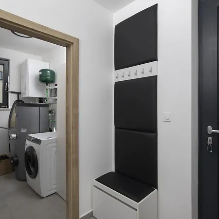 2-bedroom With Private Pool In Pula