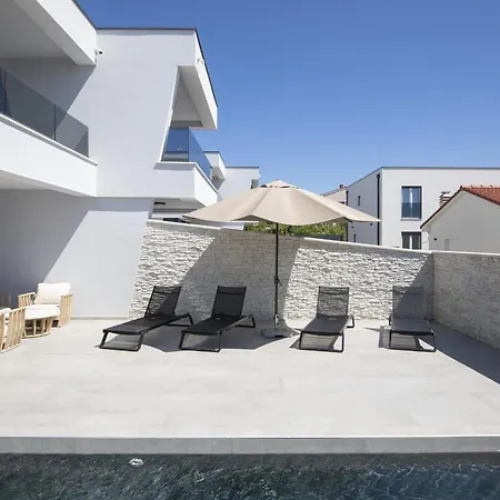 2-bedroom With Private Pool In Villa *