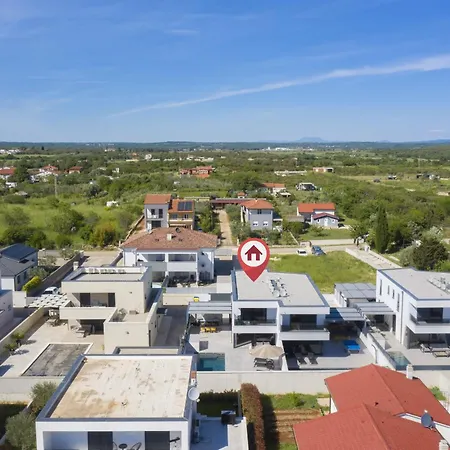 Villa 2-bedroom With Private Pool In Pula