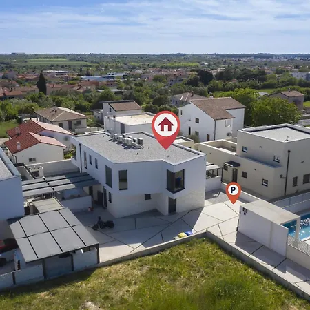 2-bedroom With Private Pool In Villa Pula